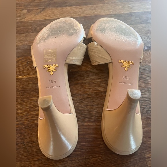 Prada - Picture 2 of 2